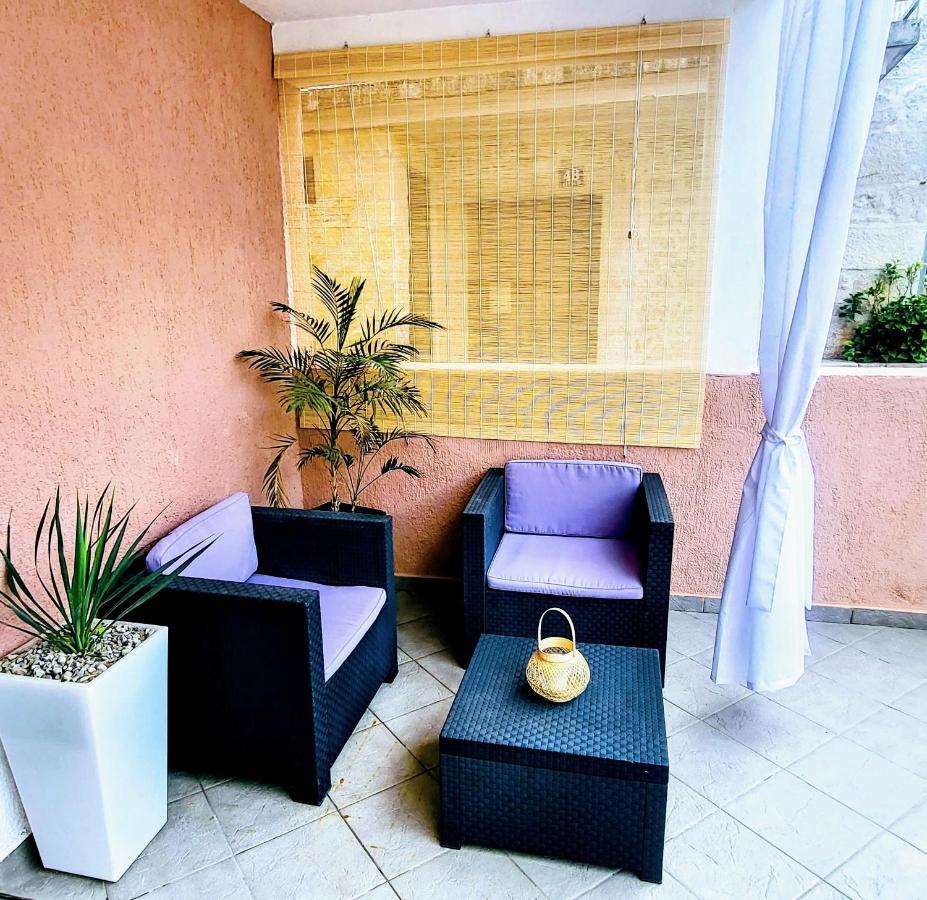 Studio Square Funtana Exterior foto